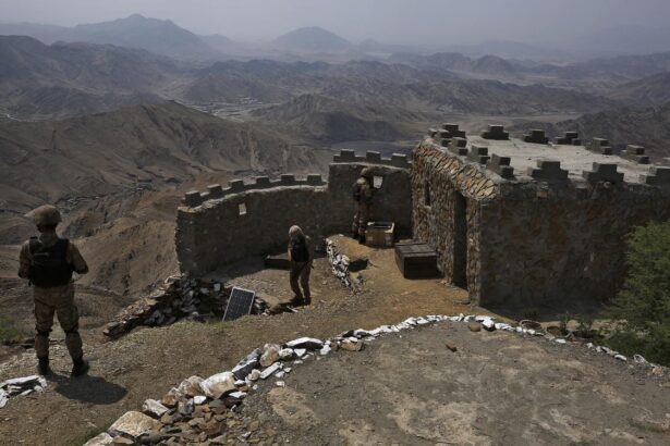 Pakistan 25351.jpg 10000