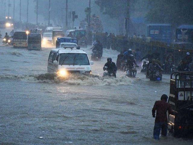 Surviving Karachi: Life in a City of Endless Struggles 6 rain1750953050 0 640x480 1