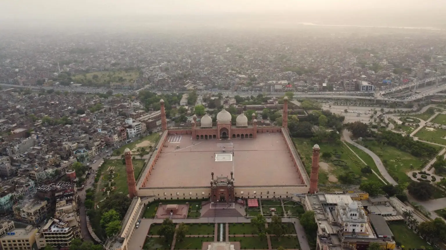 the royal mosque at lahore pakistan drone s high angle view of mughal era congregational mosque in lahore punjab pakistan free photo